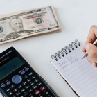 Referencial. El Gobierno impulsa créditos productivos para apoyar a emprendedores y pequeños negocios.