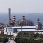 Refinería petroquímica en los alrededores del yacimiento de gas natural South Pars cerca de Assalouyeh, Irán.