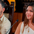 Tatiana Coronel junto a Aquiles Álvarez en el Municipio de Guayaquil.