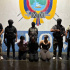 El operativo culminó con la detención de tres mujeres acusadas de extorsión.