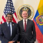 El ministro de Producción, Luis Alberto Jaramillo, junto a un representante del gobierno de EE.UU.