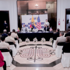 Autoridades de Ecuador y representantes del FBI participan en un encuentro oficial para coordinar el rastreo de rutas de dinero ilícito en el país.