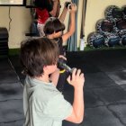 Actividad física en niños previene sedentarismo y fomenta desarrollo integral.