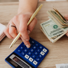 Referencial.Adultos mayores en Ecuador cuentan con mecanismos legales para solicitar la devolución del IVA en sus compras