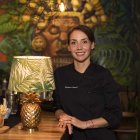 La chef Alejandra Espinoza explica que el menú reconoce a las preparaciones que terminaron definiendo la identidad del proyecto.