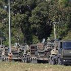 Vehículos militares de Tailandia trasportados hacia la frontera con Camboya, el 12 de diciembre.