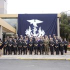 Foto institucional entre los dos ejércitos navales.