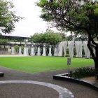 Espacio. En la plazoleta se ha instalado césped sintético.