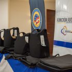 En septiembre de 2025, el Consejo de la Judicatura entregó chalecos a un grupo de 14 jueces anticorrupción.