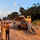 El siniestro entre los vehículos pesados causó conmoción en la ciudad.
