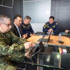 El ministro de Defensa de Colombia, en reunión virtual con su par ecuatoriano para bajar la tensión.