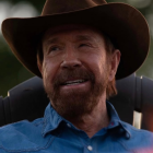 Chuck Norris, actor y leyenda de las artes marciales, consolidó su fama en Hollywood con películas de acción y series televisivas.