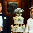 La obra narra tres generaciones en la vida del clan Trueba-Del Valle, una prolífica familia marcada por las excentricidades y la violencia.