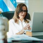 Marcela Aguiñaga, prefecta del Guayas, encabeza la institución que aclaró que los procesos de contratación se realizaron conforme a la normativa vigente.