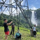 La cascada al fondo parecía real y convincente, pero había sido intervenida con inteligencia artificial.
