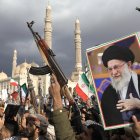 Hutíes salieron a protestar por el asesinato del ayatolá