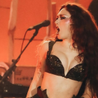 Chappell Roan durante su presentación en  el Lollapalooza de Brasil.