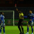 Miller Bolaños recibió la tarjeta roja en la visita de Emelec ante Mushuc Runa.