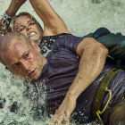 Protagonizada por Charlize Theron, Apex es una historia de supervivencia que sigue a una escaladora que se convierte en el objetivo de un cazador.