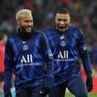 Neymar (i) y Mbappé compartieron en París Saint-Germain.