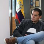 Harold Burbano anuncia acciones legales por reestructuración en la Prefectura de Pichincha.