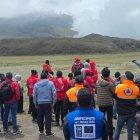 Los vigías del volcán reciben capacitación permanente por técnicos del Instituto Geofísico.