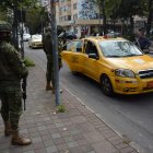 Referencia. Militares salen a las calles a brindar seguridad por el estado de excepción.