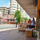 De los negocios que están alrededor del centro comercial Multicomercio se retira la mercadería para llevarla a otros locales.