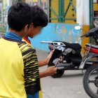 El proyecto busca restringir redes a menores de 15 años; expertos advierten riesgos y piden acompañamiento adulto.