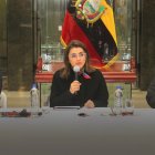 La vicepresidenta María José Pinto presentó el plan para frenar el dengue junto a sus viceministros