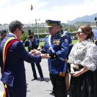 El presidente Daniel Noboa anunció el toque de queda desde la Escuela Superior de Policía Gral. Alberto Enríquez Gallo, en Quito.