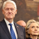 Las audiencias, realizadas en Nueva York, también incluyeron a Hillary Clinton y se centraron en los vínculos de figuras públicas con el financista.