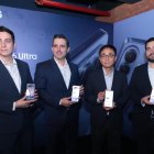 Phillippe Cisneros, Gerente de Producto de dispositivos móviles; Jaime Simó, Gerente de división de dispositivos móviles; Jay Park, Presidente de Samsung Electronics Ecuador; Carlos Zapata, Gerente de Marketing de Samsung Ecuador.