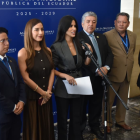 Legisladores de la bancada ADN durante la presentación de su propuesta para reformar el COIP, con el objetivo de precisar las motivaciones de la prisión preventiva.