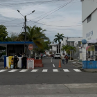En los exteriores del Comando de Policía de Machala, hubo movimiento por el traslado de los aprehendidos hasta Guayaquil.
