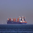 Las naves por seguridad, temporalmente, van a suspender el paso por el estrecho de Ormuz, por el conflicto en Estados Unidos, Isarel e Irán.