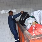 Edificios en Quito analizan el impacto de la nueva normativa de medidores de agua tras el cobro de la tasa por recolección de basura en la planilla.