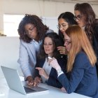 La ley reformó el Código del Trabajo, incorporó incentivos tributarios, estableció obligaciones concretas para las empresas.