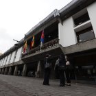 Cabildo. Funcionarios llegan a diario al Palacio Municipal, ubicado frente a la Plaza Grande, en el centro.