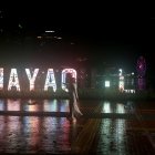 Turistas extranjeros visitaron el Malecón 2000 la noche del miércoles 4 de marzo.

PERIODISTA: ANDRES GARCIA.

AG-EXTERNOS.