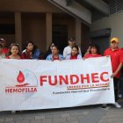 Pacientes con hemofilia enfrentan incertidumbre por decisiones sobre medicamentos.