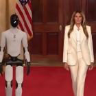 Tecnología y diplomacia: Melania Trump introduce robot humanoide en la Casa Blanca.