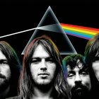 Pink Floyd lanzó The Dark Side of the Moon el 1 de marzo de 1973 en los Estados Unidos (práctica común en los 70's), pero en Reino Unido fue estrenado el 24 de marzo.
