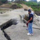 La crecida del río afectó al puente hacia la comuna Salanguillo.