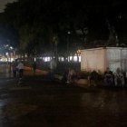 Hay tramos oscuros en los exteriores del parque Centenario, en el centro de Guayaquil.