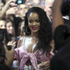 Rihanna, en una aparición pública previa. Su residencia en California fue blanco de un ataque armado que derivó en la detención de una mujer.