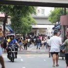 Comerciantes señalan que son pocos los agentes policiales custodiando la Bahía de Guayaquil.