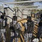 Traslado de los reos que protagonizaron el motín en la cárcel Renovación 1, este domingo 8 de febrero, en Escuintla a unos 60 kilómetros al sur de la Ciudad de Guatemala.