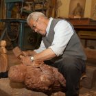 El oficio se ha transmitido de generación en generación y forma parte de la vida cotidiana de la localidad.