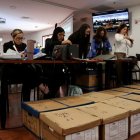 Ramiro García, abogado del alcalde de Guayaquil, Aquiles Álvarez, denunció que los problemas de conexión desde la cárcel del Encuentro persistían antes de reanudar la audiencia de juicio.